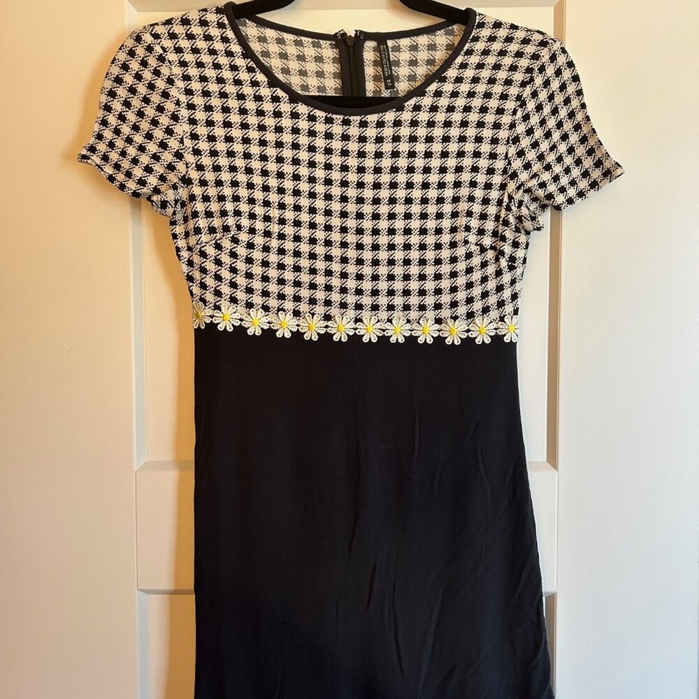 URBAN OUTFITTERS Short Sleeve Hounds Tooth Dress with Floral Trim